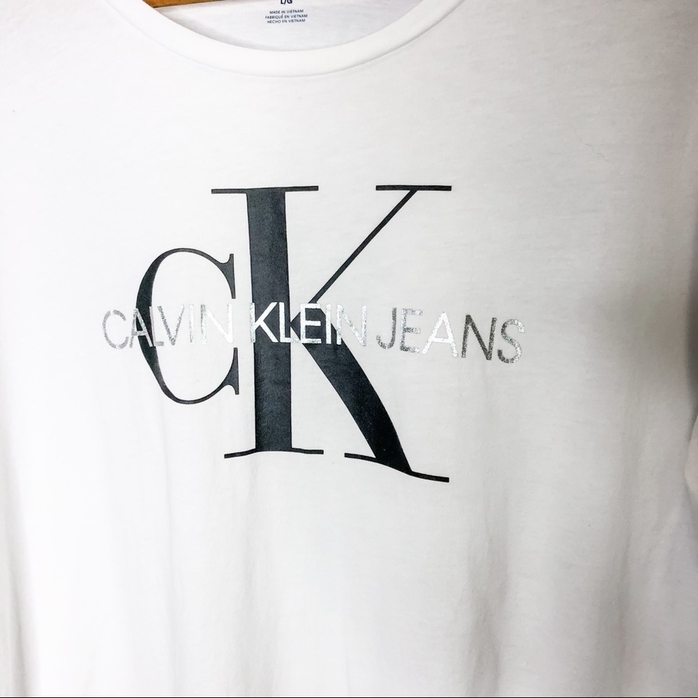 π¦π CALVIN KLEIN | Classic White Long Crop Top - Picture 7 of 9